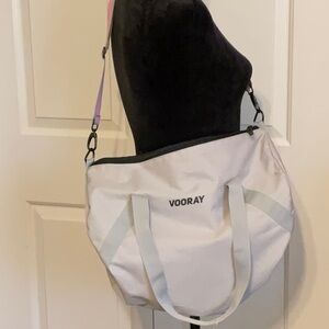 💖VOORAY cream duffle bag